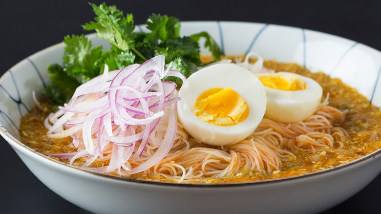 bowl of Burmese breakfast stew