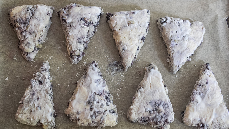 scones on baking sheet 