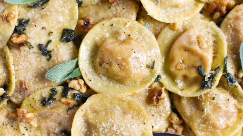 ravioli with herbs