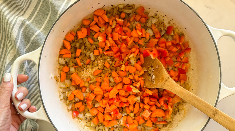 carrot and red pepper in pot