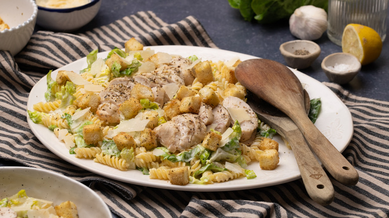 caesar chicken pasta salad 