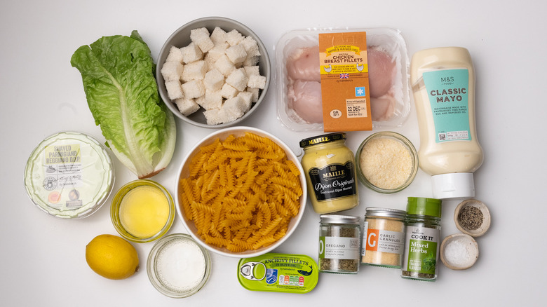 caesar chicken pasta salad ingredients