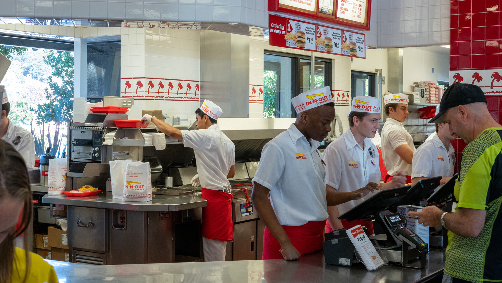 California Raises Minimum Wage For Fast Food Workers To Per Hour