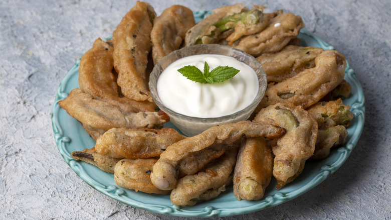 Fried okra with dipping sauce 