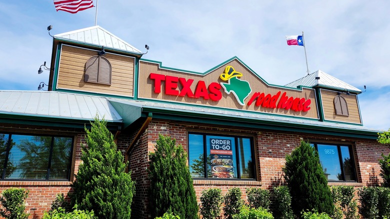 Texas Roadhouse storefront