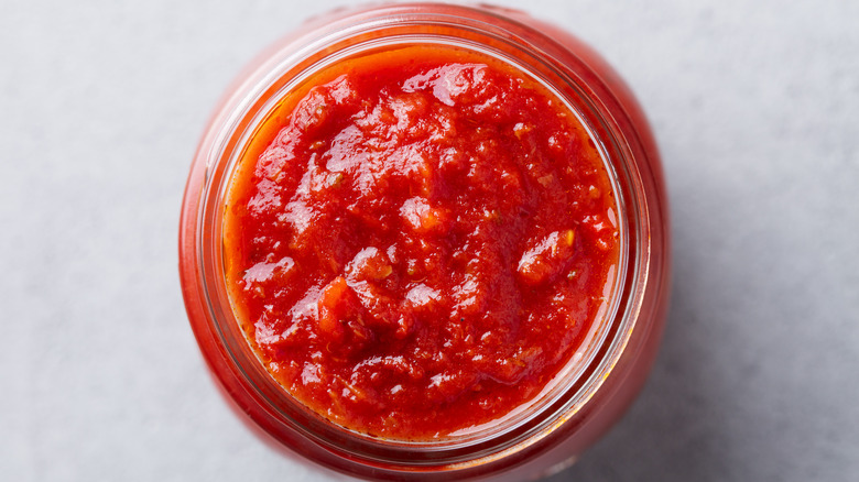 jar of tomato sauce