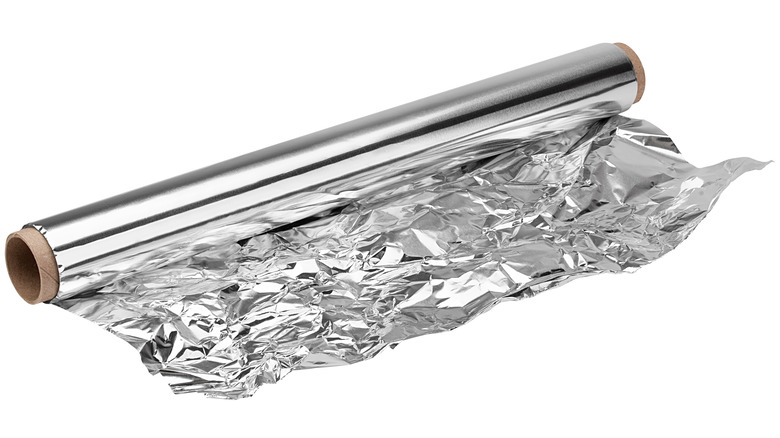 Should You Use Aluminum Foil With The Shiny Side Up Or Down?