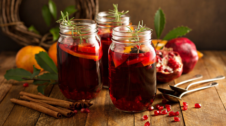 mulled wine in mason jars