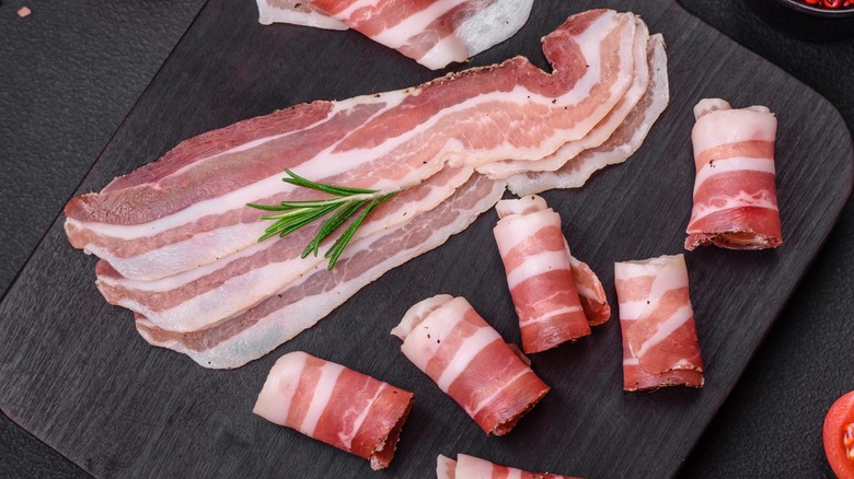 raw pancetta slices