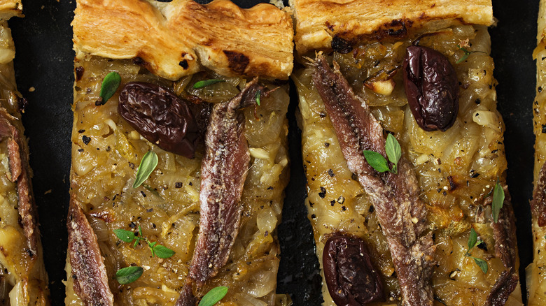 french onion tart slices