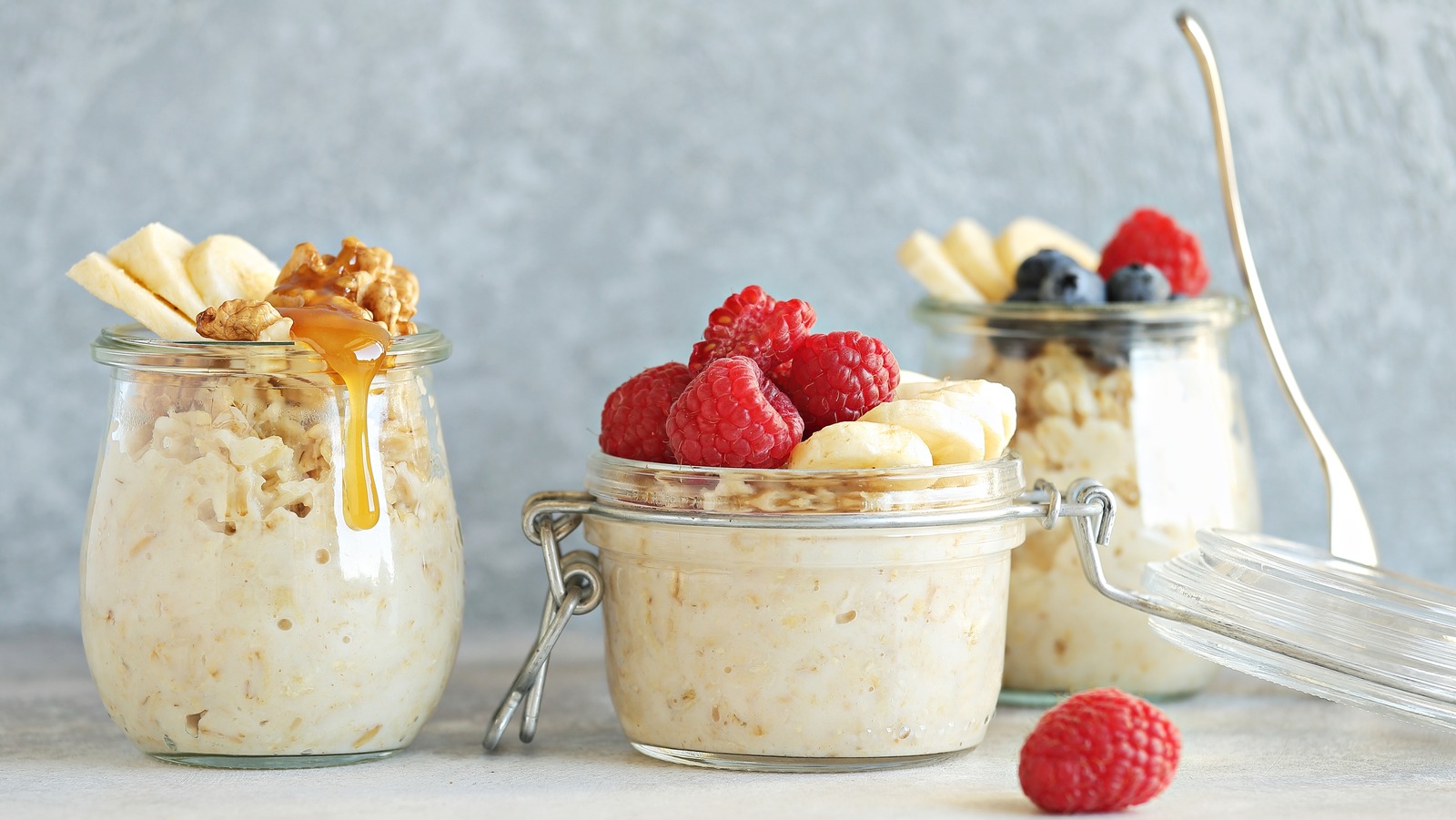 https://www.tastingtable.com/img/gallery/canned-coconut-milk-is-the-secret-to-more-flavorful-overnight-oats/l-intro-1700138016.jpg