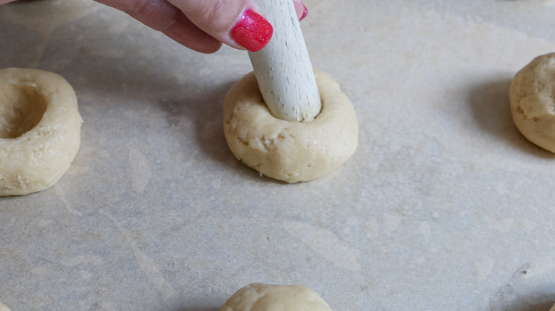 making thumbprint cookies