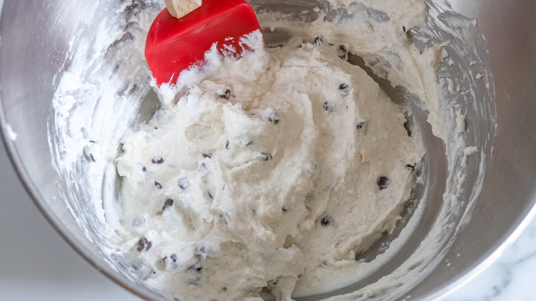 ricotta cannoli filling in bowl