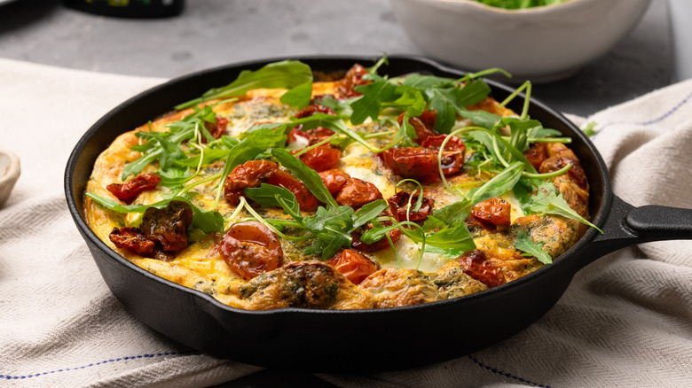 caprese frittata with arugula 