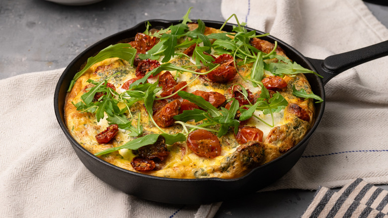 caprese frittata with arugula