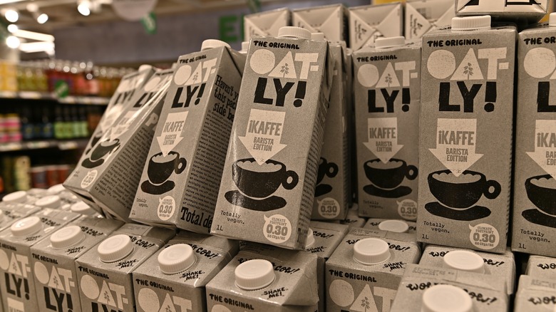 Oatly carton showing carbon labelling