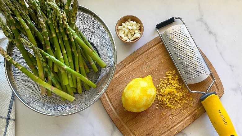 asparagus and lemon with zest