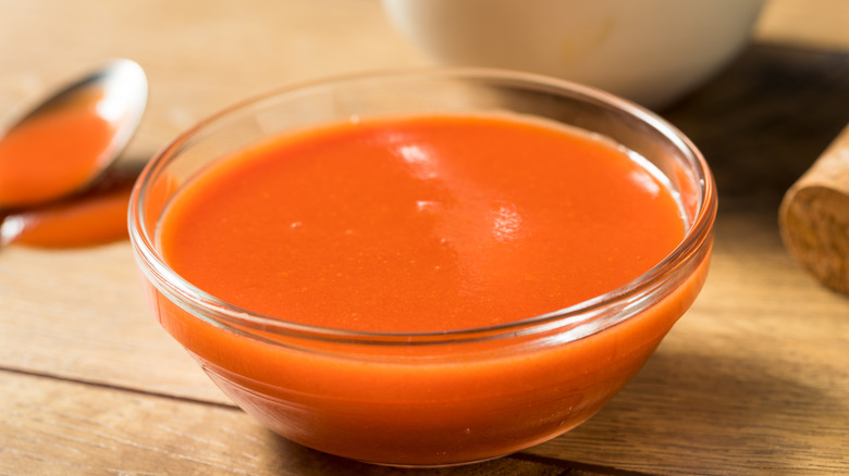 Catalina sauce in a bowl