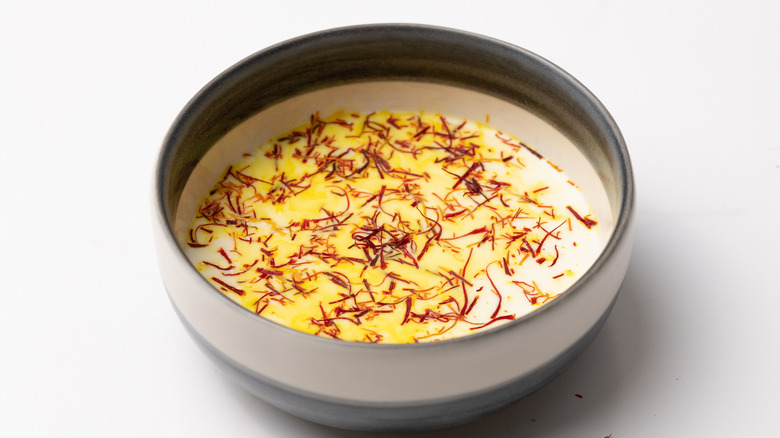 Saffron infusing in milk 