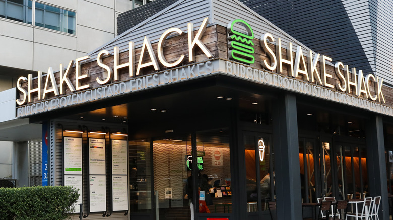 Shake Shack restaurant exterior