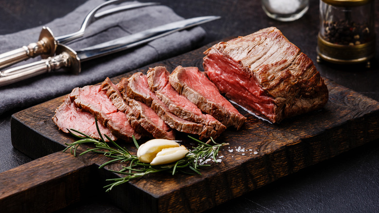 beef chateaubriand with fresh herbs