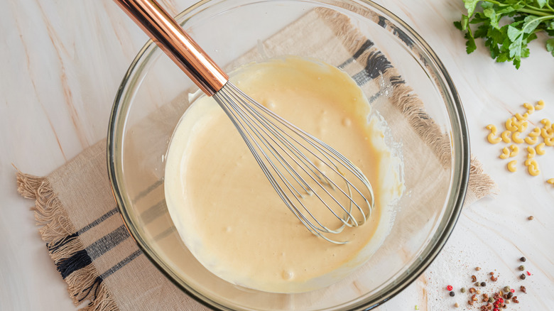 Mixing mayonnaise and mustard