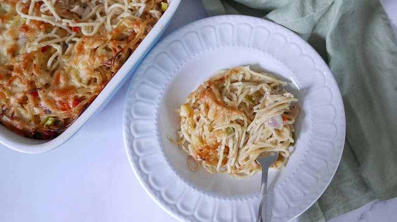 Chicken spaghetti on plate