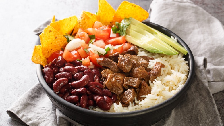 chifrijo with rice and kidney beans