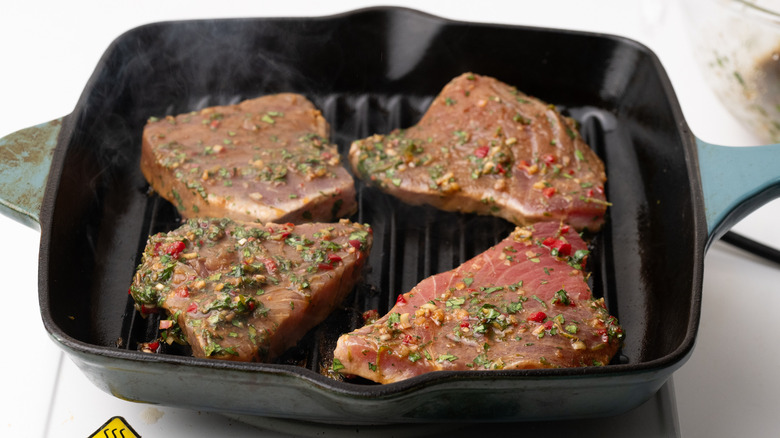 Grilled tuna steaks