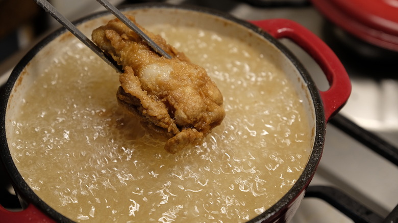 deep frying chicken wing