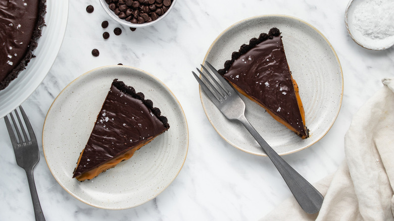 tart slices on plates 