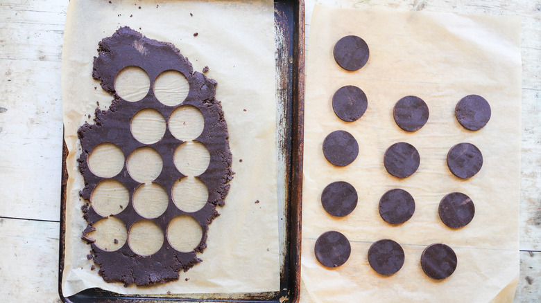 chocolate cookie dough cut in rounds