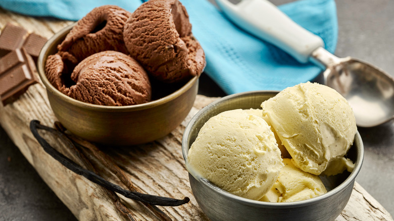 bowls of chocolate and vanilla ice cream