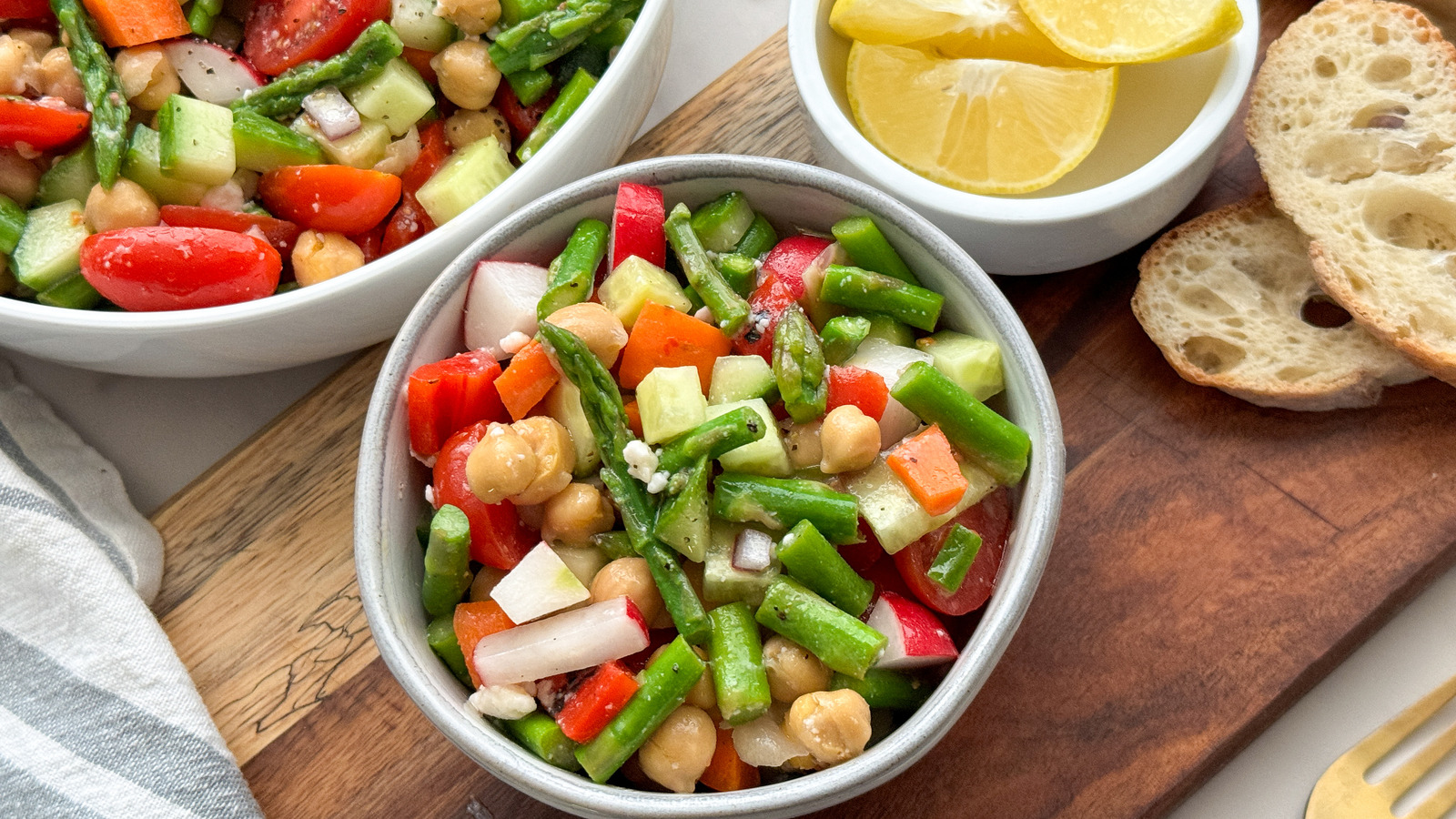 https://www.tastingtable.com/img/gallery/chopped-asparagus-salad-recipe/l-intro-1702485740.jpg