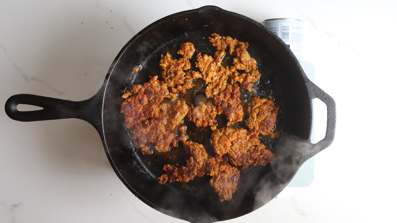 Crispy chorizo in pan