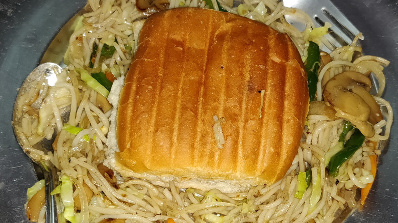 stir fried noodle sandwich