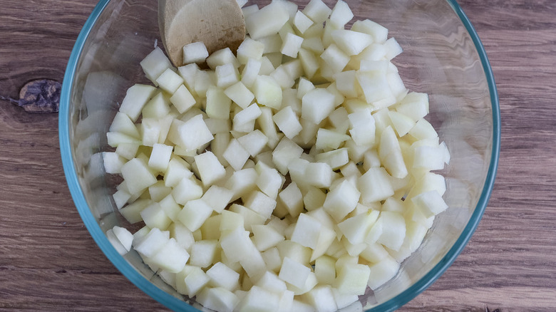 chopped pears in bowl