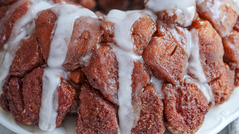 monkey bread with white frosting