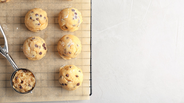 Cookies with ice cream scoop 