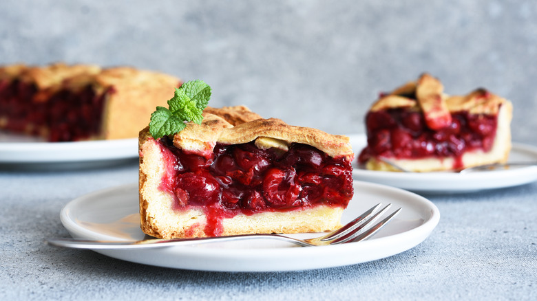 Cherry pie with mint