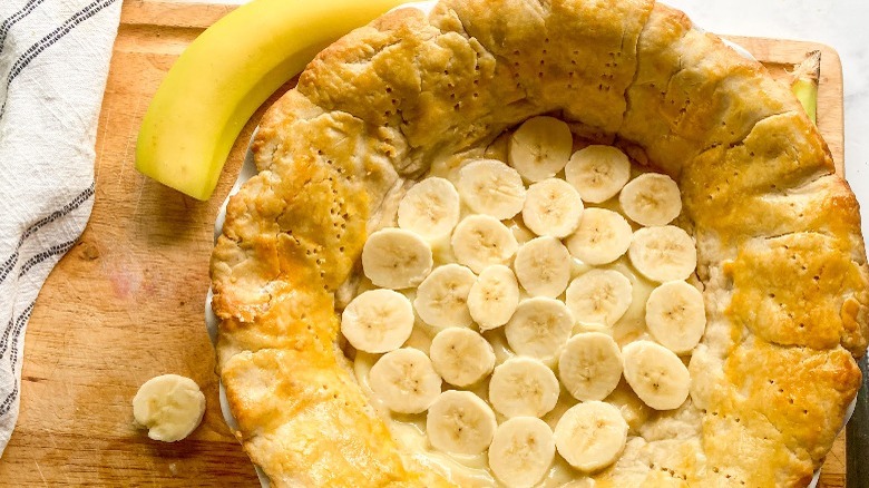 banana cream pie partially assembled