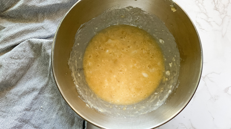 wet ingredients for banana muffins