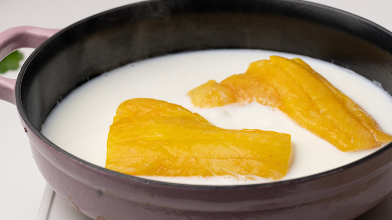 Poaching fish in milk