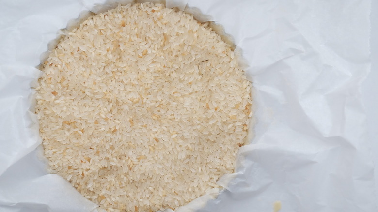 pie crust with rice 