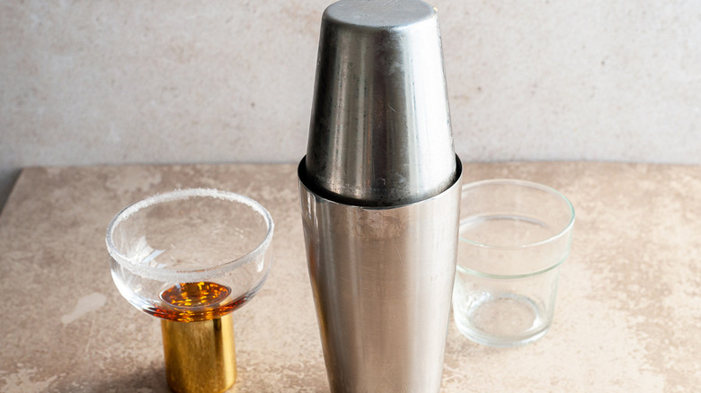 cocktail shaker with lid on
