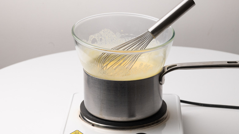 Making zabaglione in bain marie 