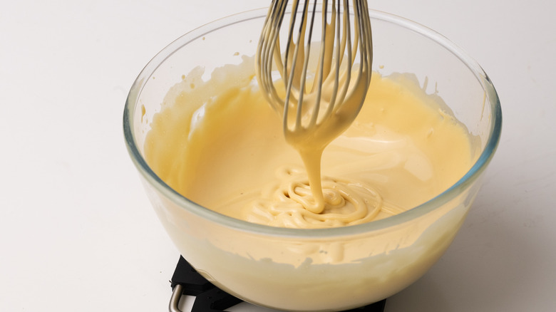 Thickened zabaglione in a bowl