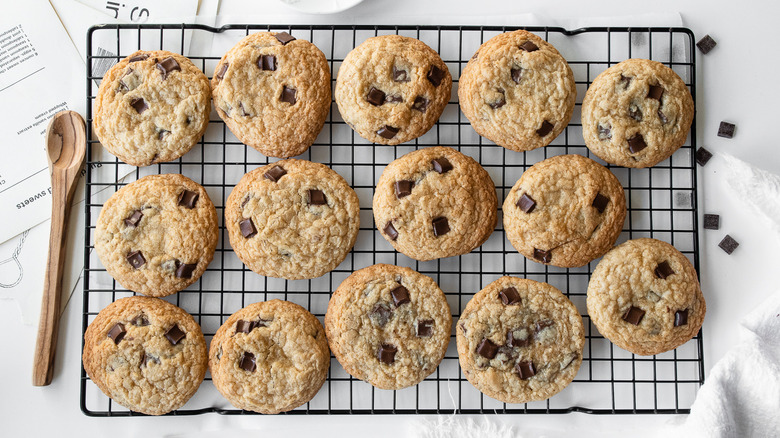 cookies on cooling rack