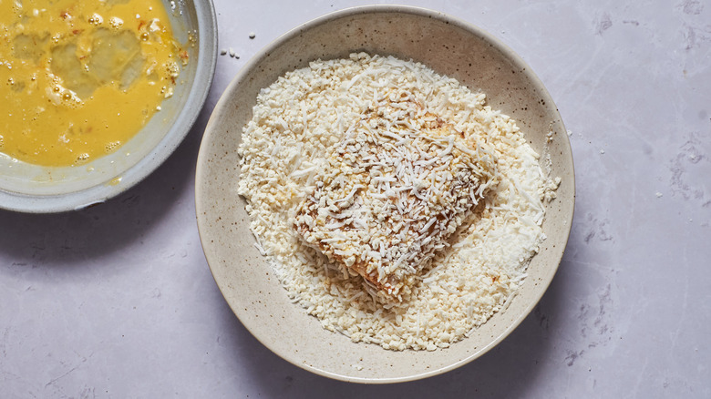 breading cod in panko