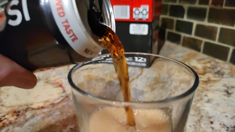 Pepsi zero being poured